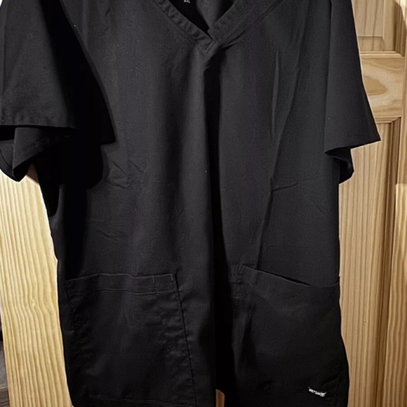NWOT!! Grey’s Anatomy Black Scrub Top 2XL XXL - Picture 1 of 3